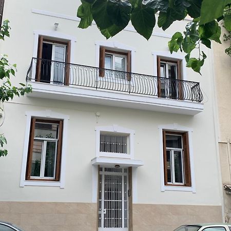 Beautiful Athenian Apartment Next To The Center Atenas Exterior foto