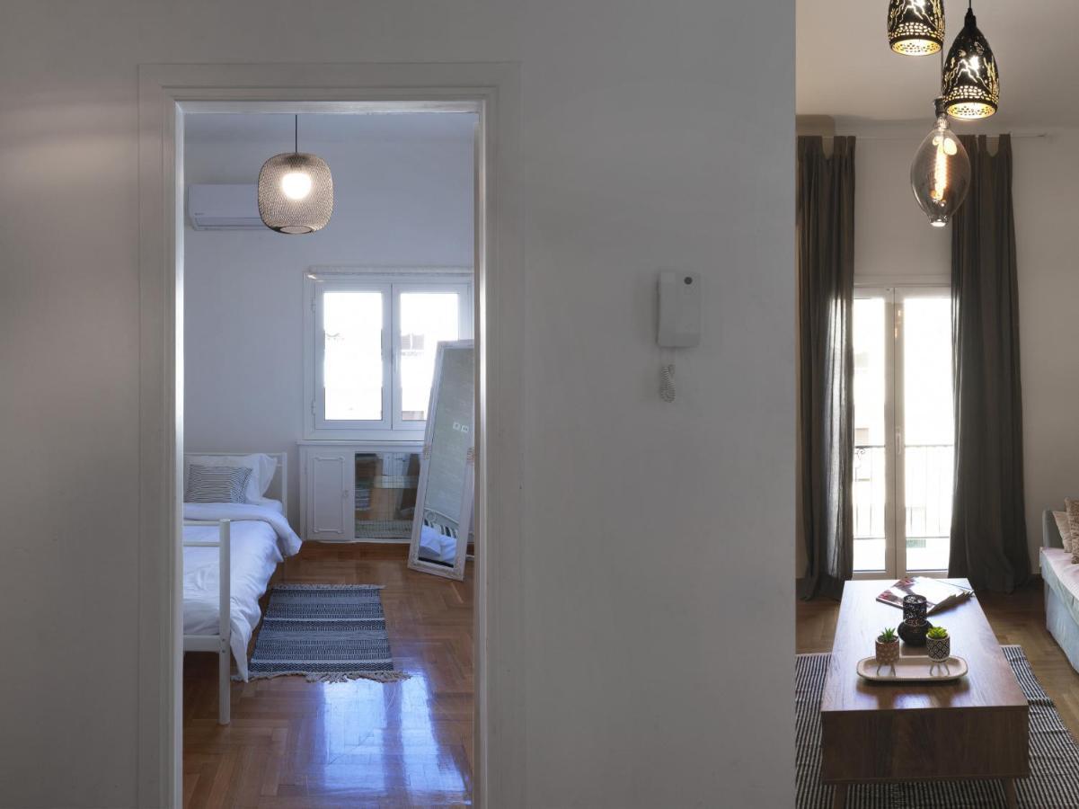 Beautiful Athenian Apartment Next To The Center Atenas Exterior foto