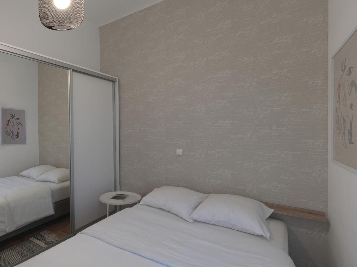 Beautiful Athenian Apartment Next To The Center Atenas Exterior foto