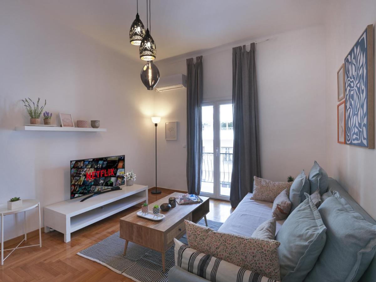 Beautiful Athenian Apartment Next To The Center Atenas Exterior foto