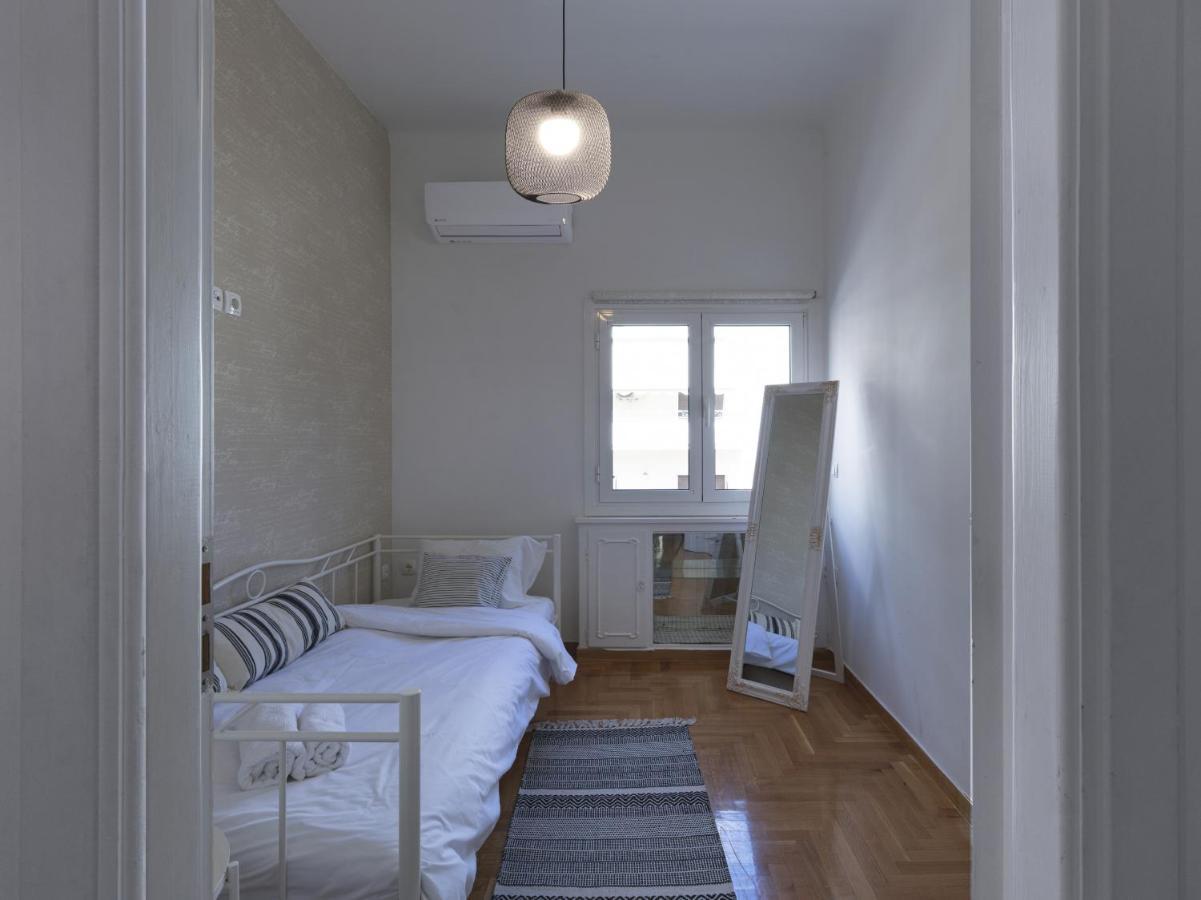 Beautiful Athenian Apartment Next To The Center Atenas Exterior foto