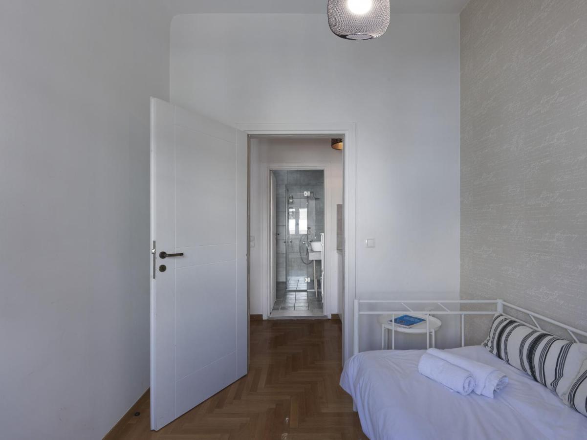 Beautiful Athenian Apartment Next To The Center Atenas Exterior foto