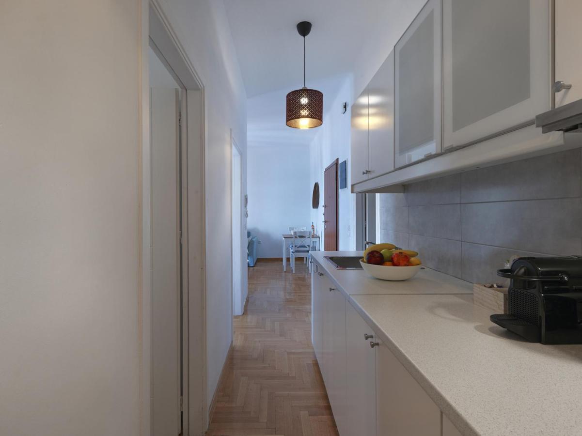 Beautiful Athenian Apartment Next To The Center Atenas Exterior foto